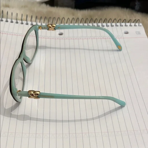 Tiffany & Co +2.00 readers. Stylish Black and Blue readers. Excellent condition - Picture 4 of 9